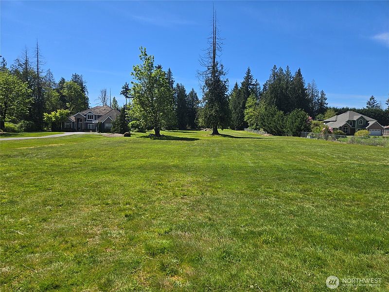 2nd image of 1020 120th Avenue E