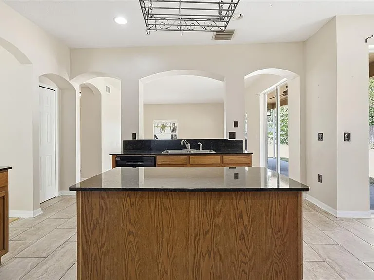 2631 Queen Alberta Dr — Photo 16