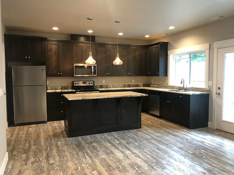 1508 N Western Ave — Photo 2