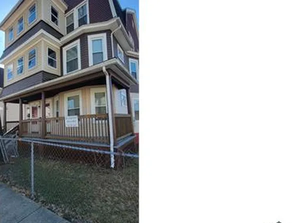 102 Kenyon St #3, Springfield, MA 01109