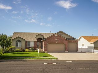 781 W 910 N, Clinton, UT 84015