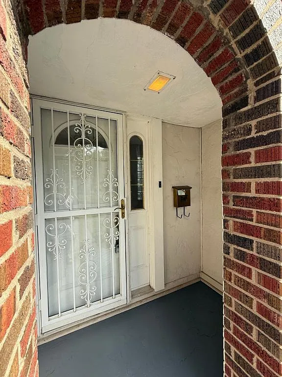 318 E. Park Place — Photo 4