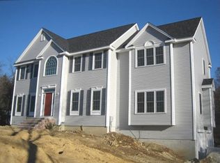 76 Chamberlain Rd, Westford, MA 01886