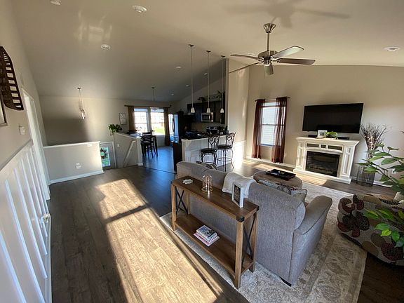 5th image of 58588 Silvergrass Dr