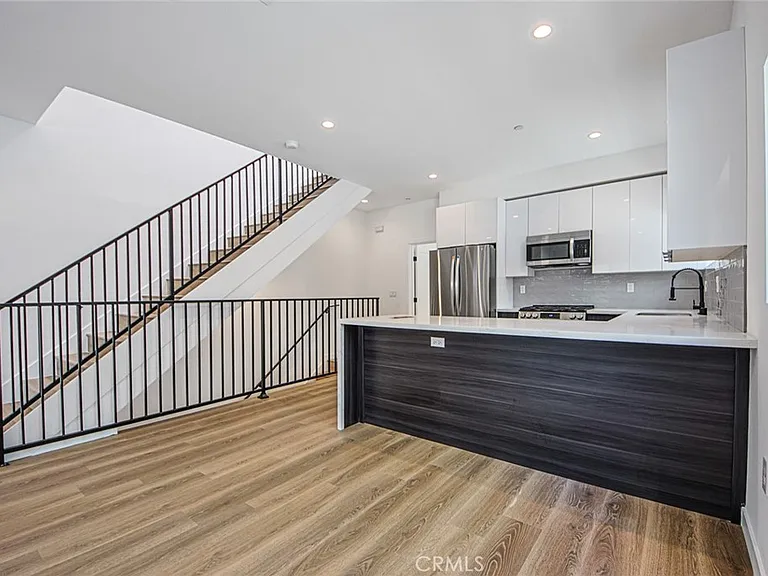 5235 Satsuma Ave — Photo 18