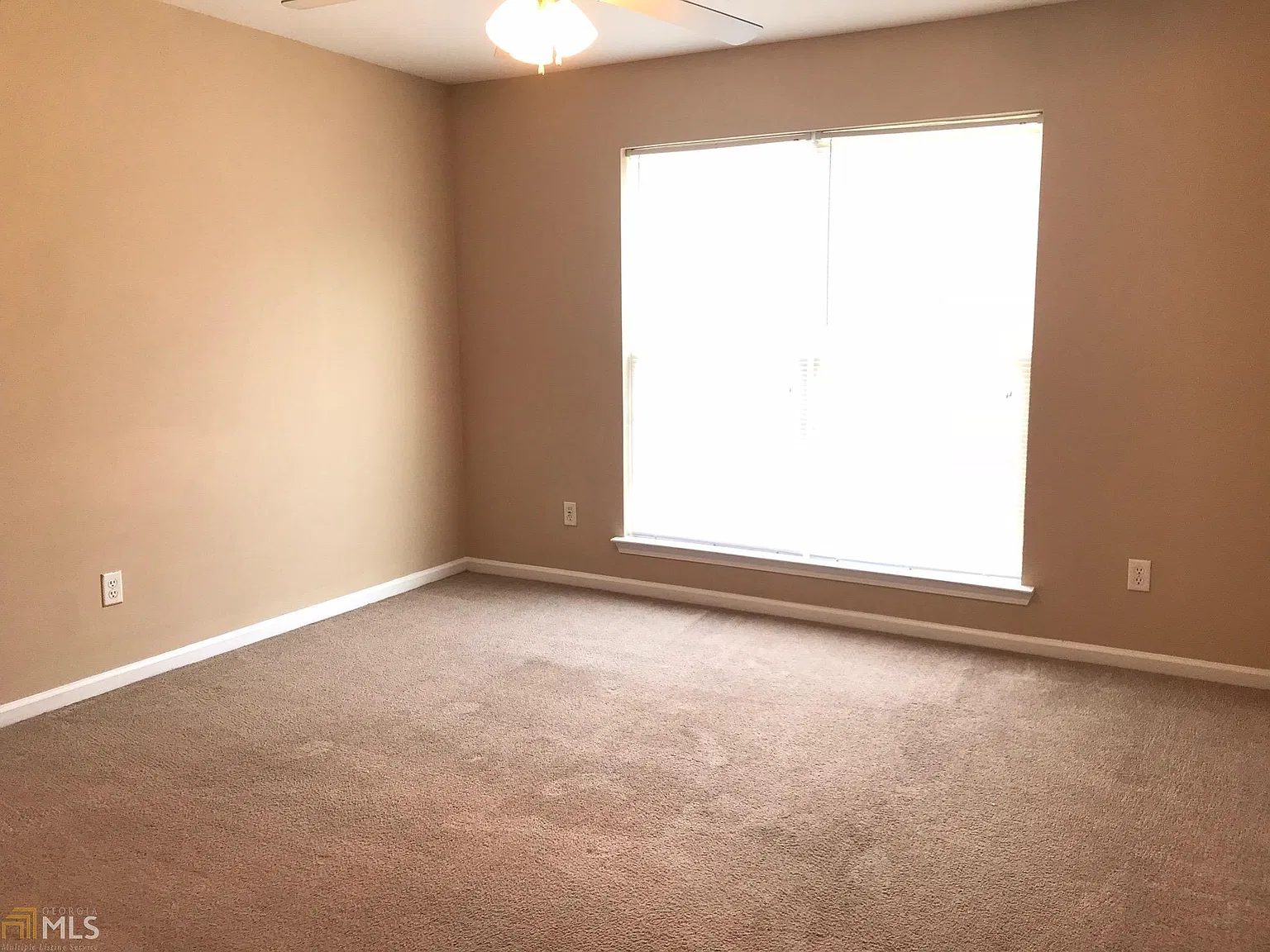 164 Herschel Drive - 2 — Photo 4