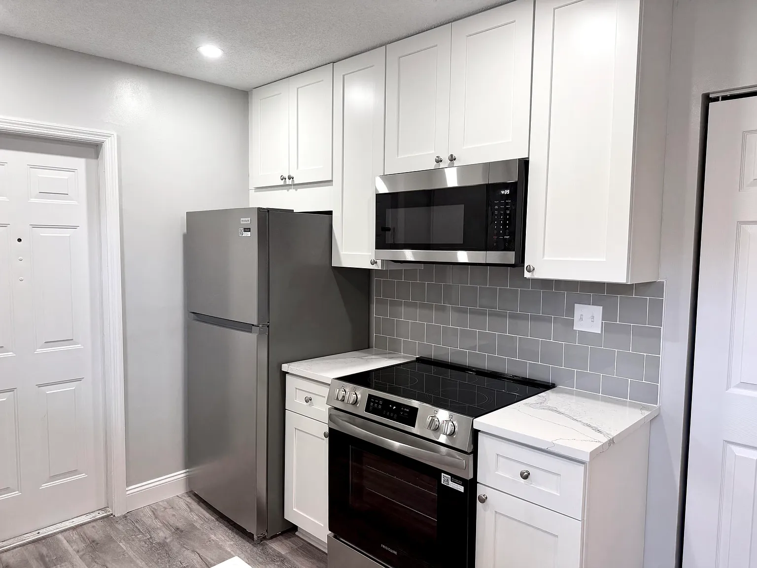 2 bed, 1.0 bath, 850 sqft, $2,100 — Photo 3
