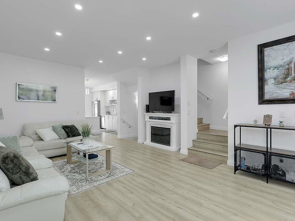 1st image of 10433 158th St #8