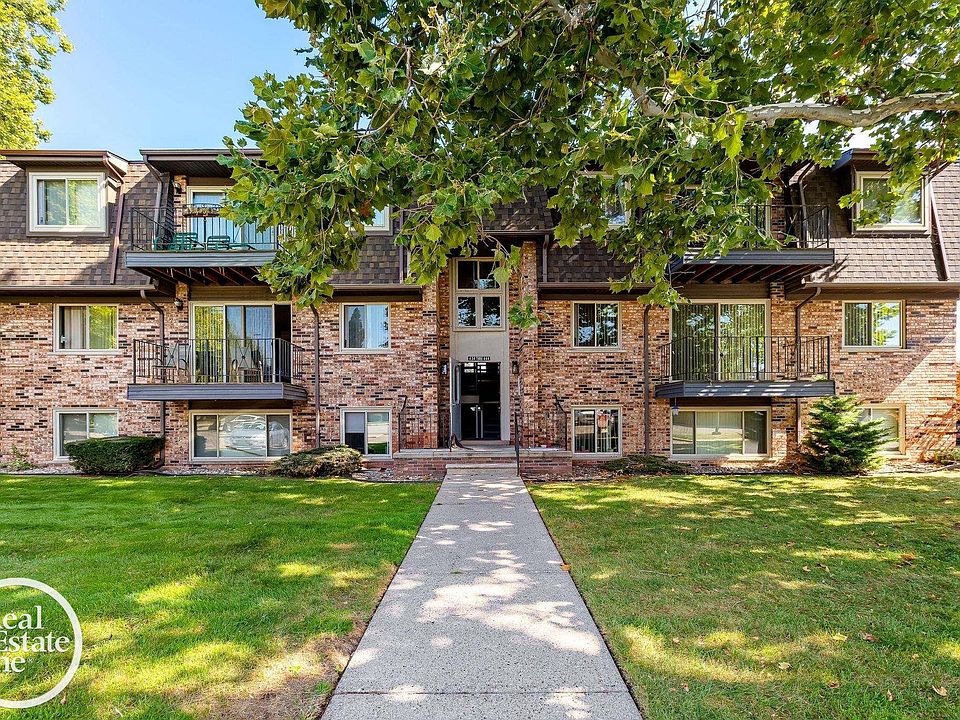 1st image of 443 Riviera Dr #4