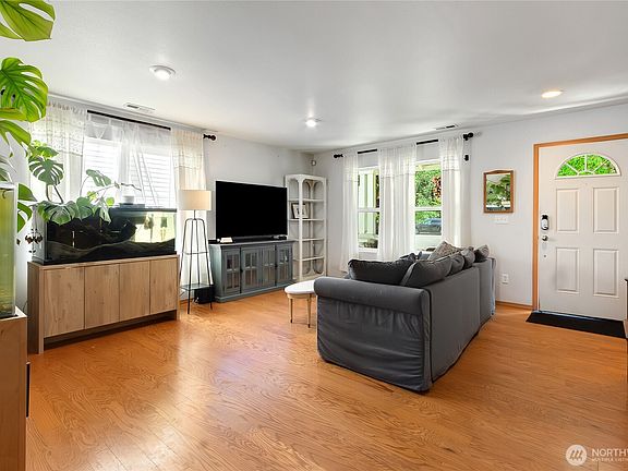 5th image of 20304 51st Avenue E