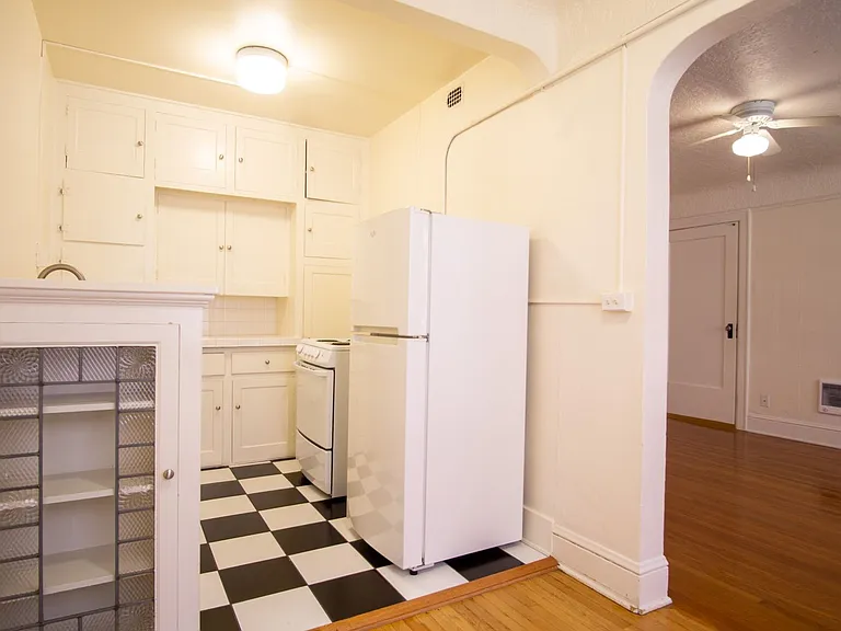 1944 NW Johnson St #204 — Photo 1