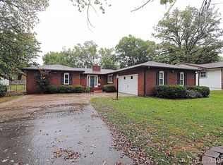 1908 Warner Ave, Scott City, MO 63780