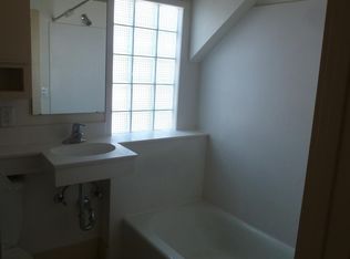 2125 Center Ave APT 4, Madison, WI 53704