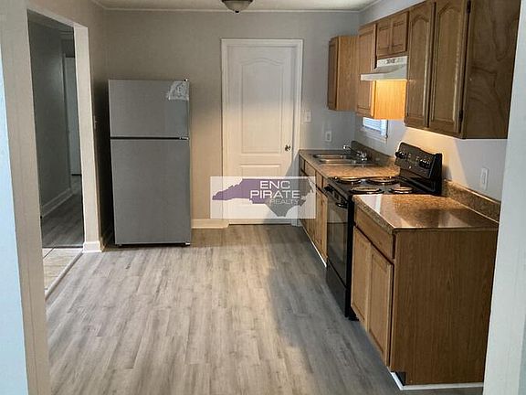 4th image of 510 Charles St