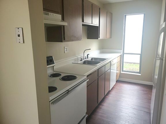 4th image of 4650 Scioto Dr APT D