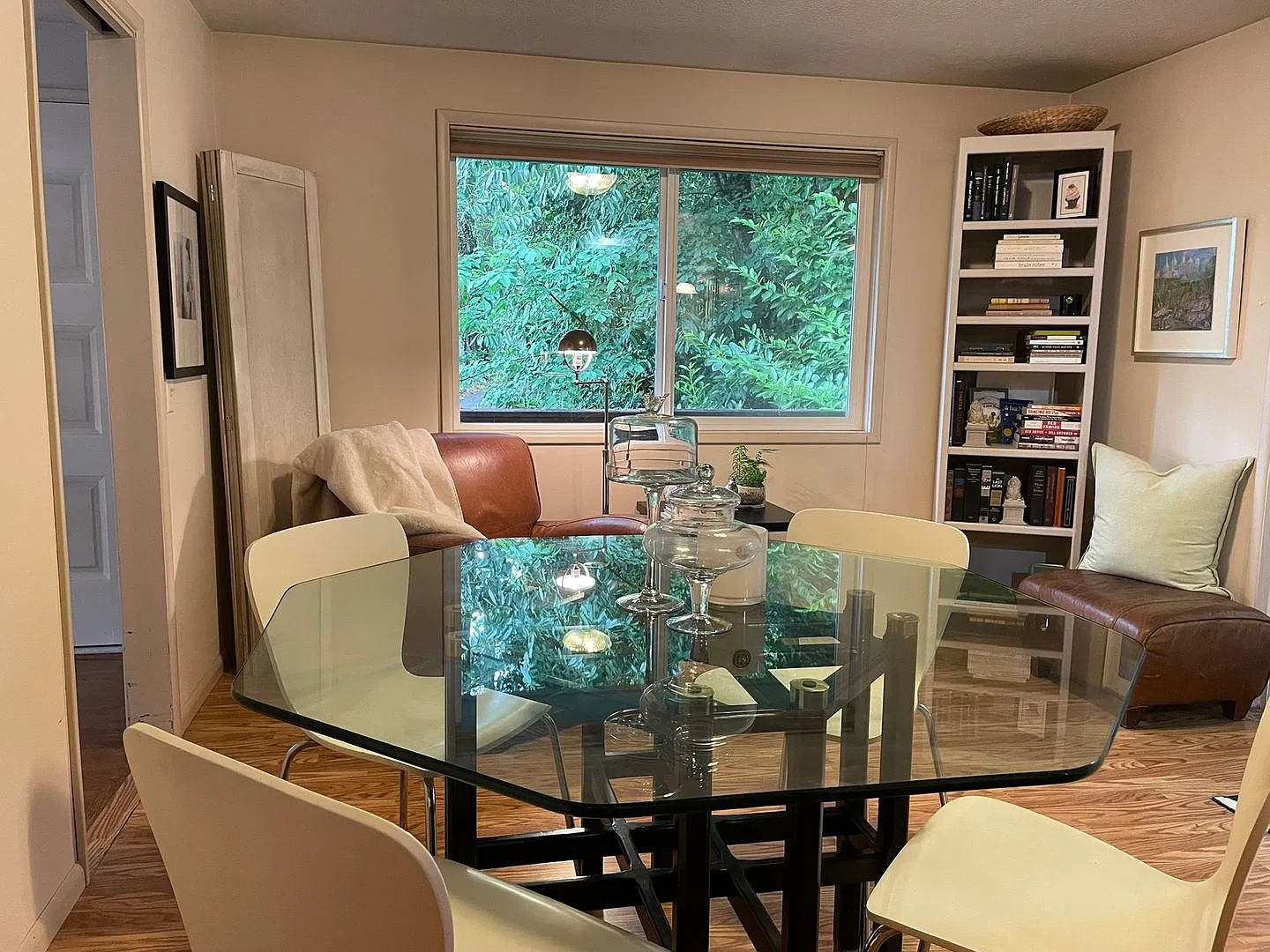 Charming 2 bed 1 bath — Photo 4