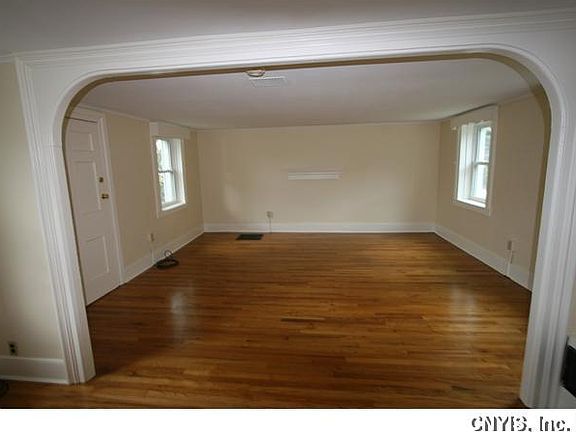 4th image of 4602 North St