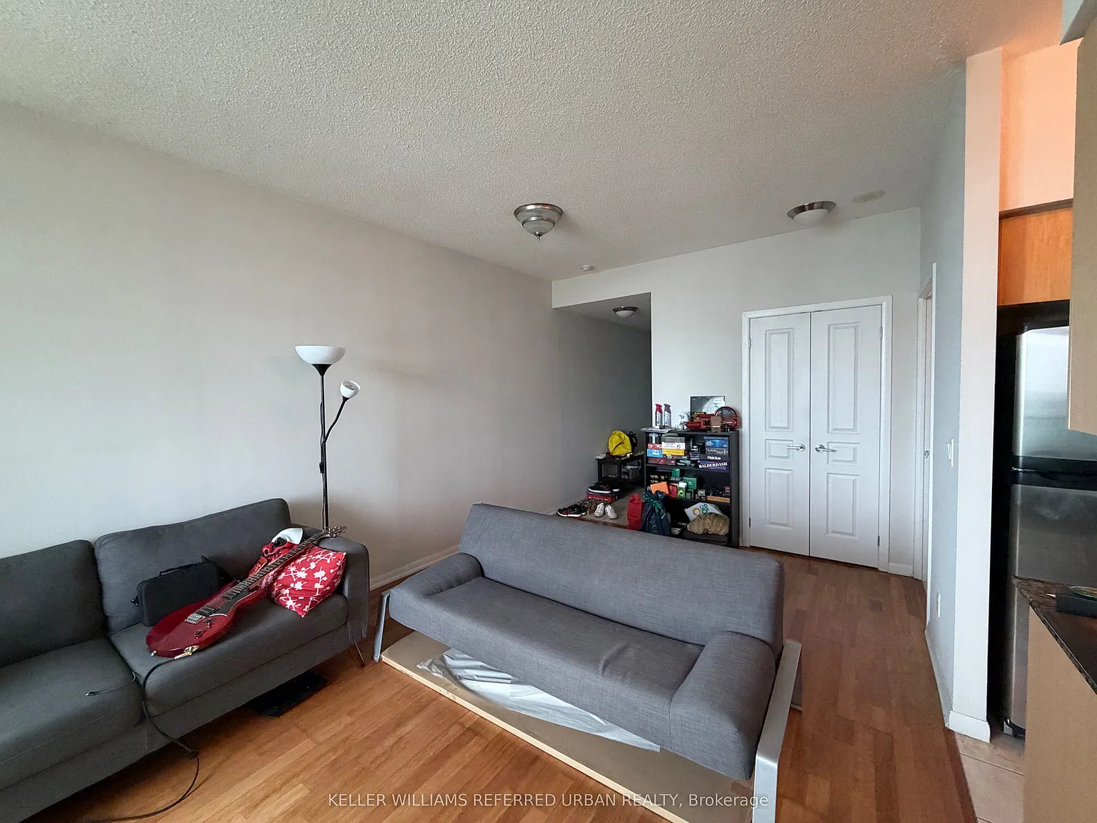 18 Yonge — Photo 4