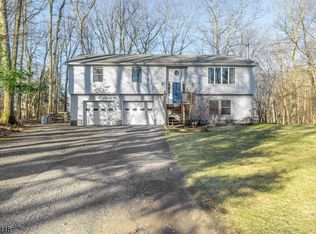 219 Wawayanda Rd, Highland Lakes, NJ 07422