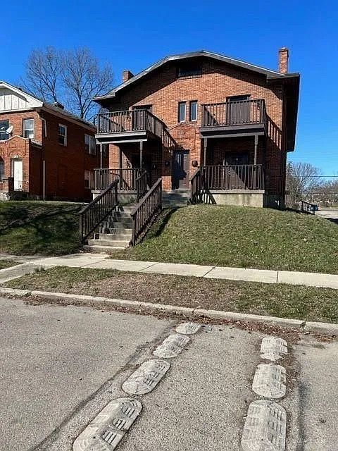 1st image of 1401 Superior Ave #1