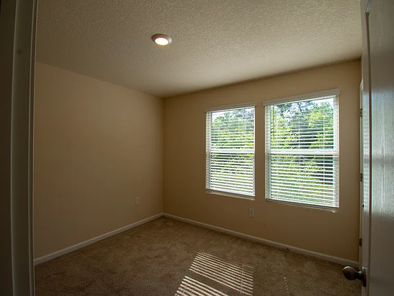 882 Rotary Rd — Photo 13