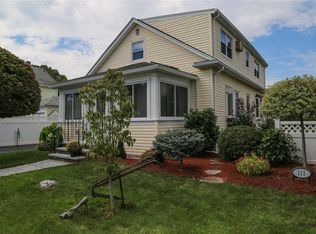 111 Beechcrest St, Warwick, RI 02888