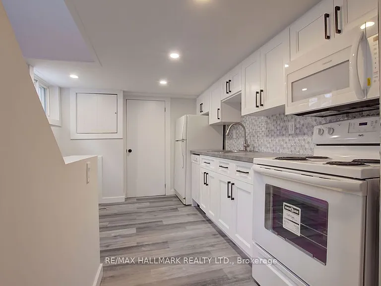 51 Stamford Sq S #BASEMENT — Photo 10