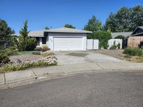 1588 Nordic Ct, Medford, OR 97504