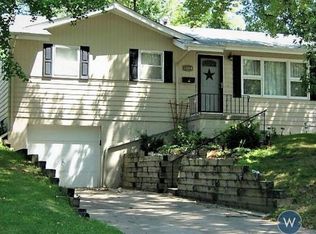 8006 Grover St, Omaha, NE 68124