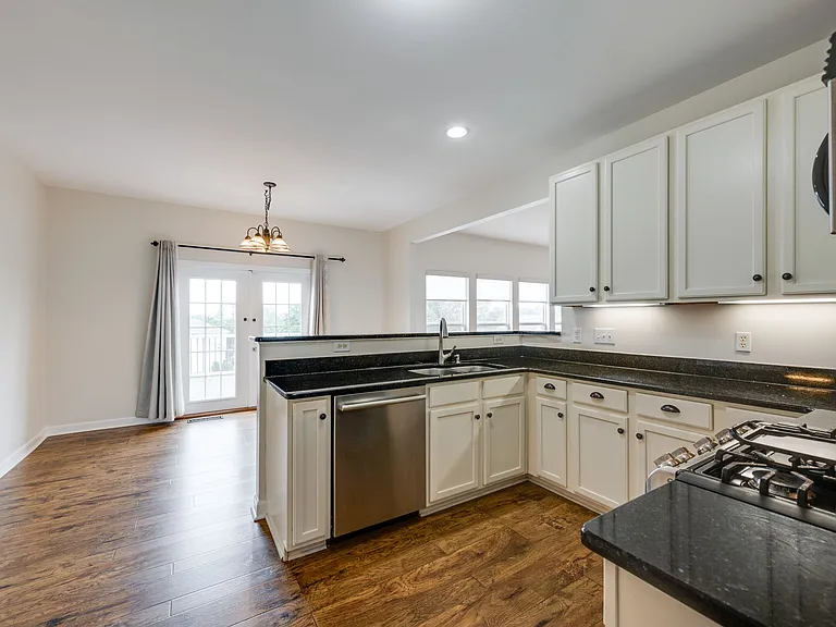1255 Habersham Way — Photo 9