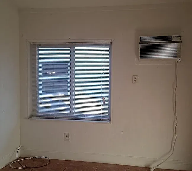 110 NE 56th St #116 — Photo 10
