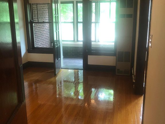 4th image of 1251 W Waveland Ave #2