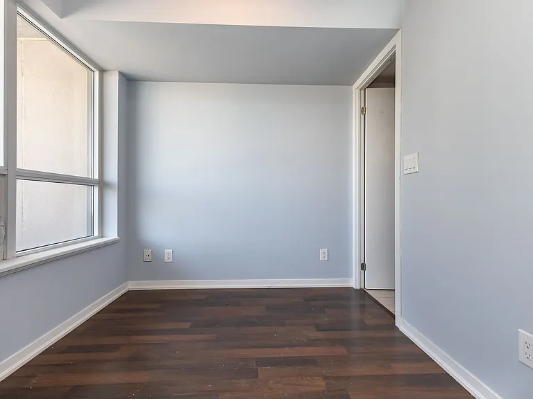 38 Joe Shuster Way — Photo 20