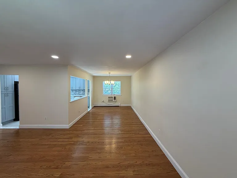 557B Plainview Rd — Photo 21