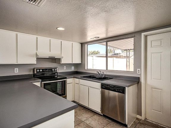 5th image of 9803 N 47th Dr