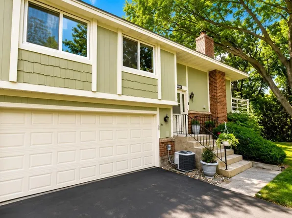 6869 Macbeth Ct, Woodbury, MN 55125
