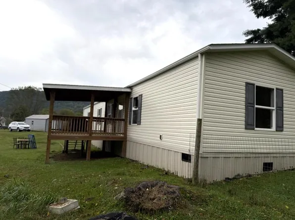 131 Sesame St, North Tazewell, VA 24630
