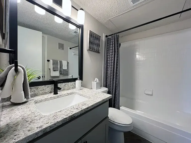 Ashwood Park Apartments — Photo 21