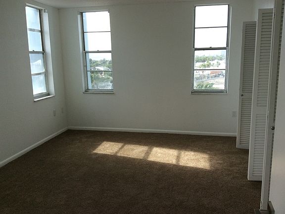 3rd image of 7133 Bay Dr APT 701
