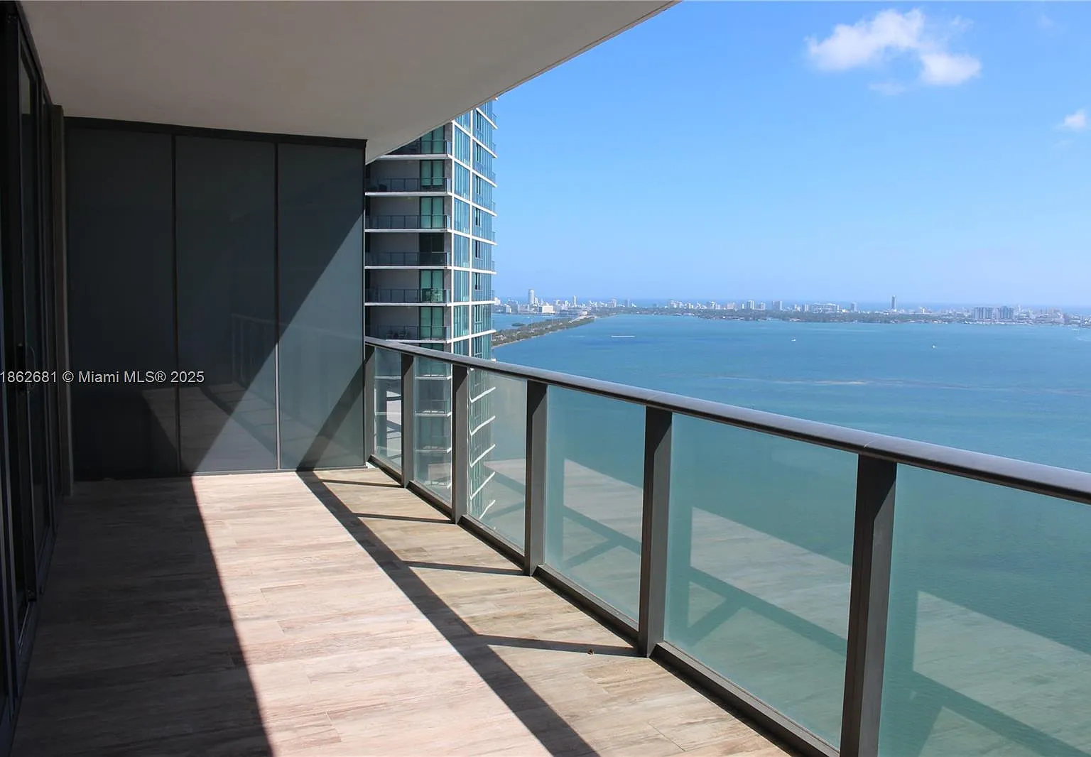 2 bed, 1198 sqft, $6,300 — Photo 2
