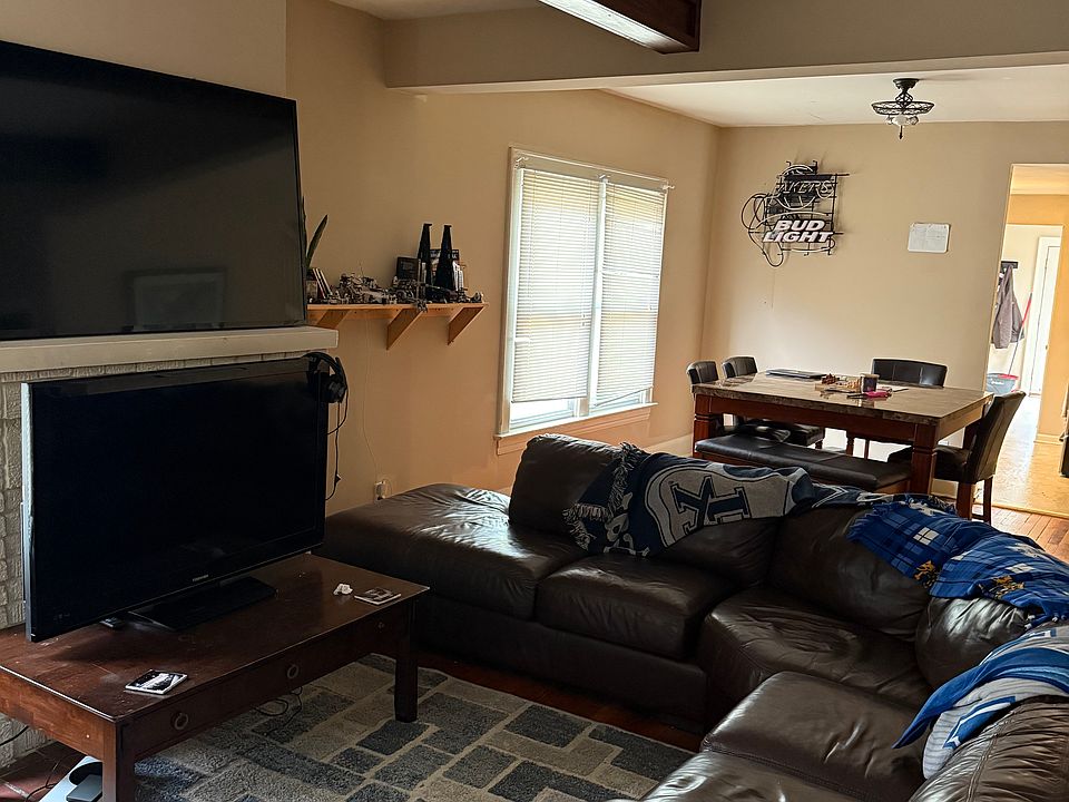 2nd image of 431 Oldham Ave