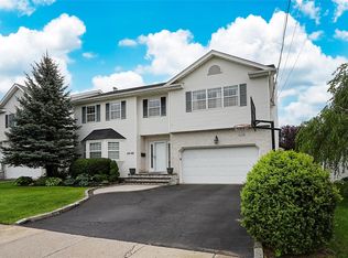 2448 6th Ave, East Meadow, NY 11554