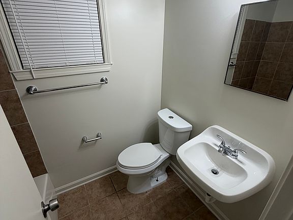 4th image of 112 N Erwin St #8