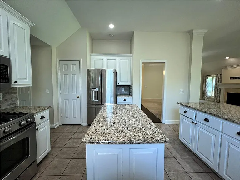 5408 W Redbud St — Photo 4