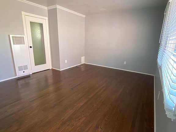 3rd image of 1123 E 1st St APT 5