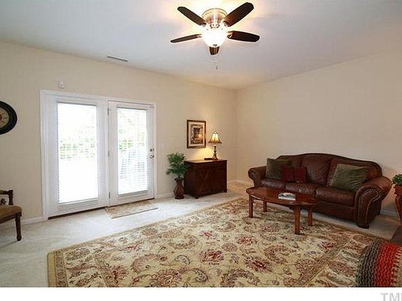 Bonus room (first floor)