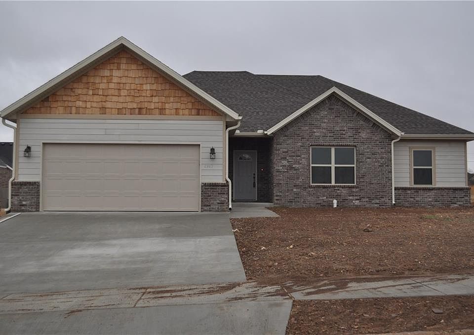 1st image of 2307 Hope Ln
