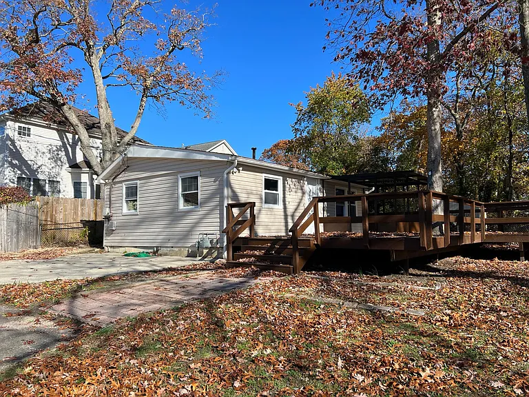 201 Anthony Ave — Photo 9