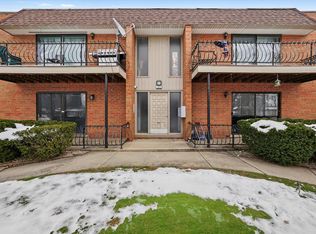 629 N Carroll Pkwy APT 208, Glenwood, IL 60425