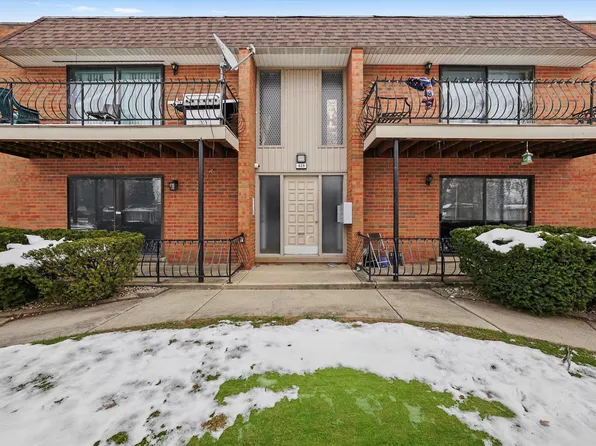 629 N Carroll Pkwy APT 208, Glenwood, IL 60425